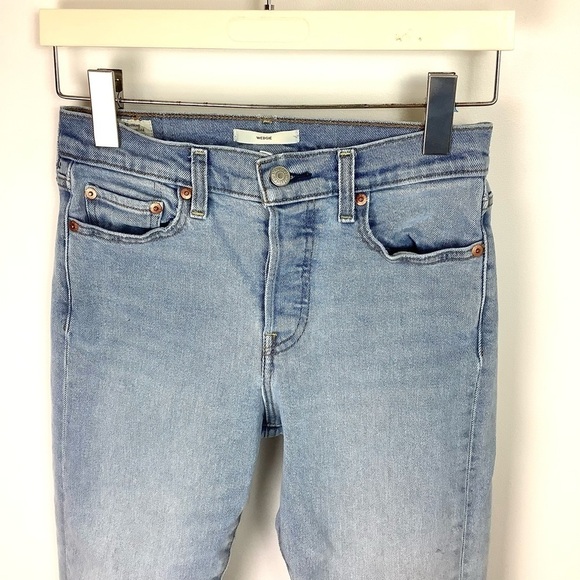 LEVI’S WEDGIE ICON FIT LIGHT DENIM JEANS 26 - Picture 4 of 13